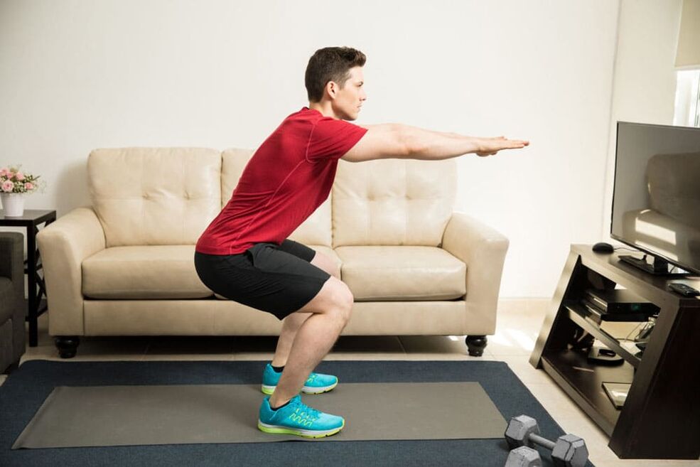 Squats palīdz attīstīt muskuļus, kas ir atbildīgi par potenci